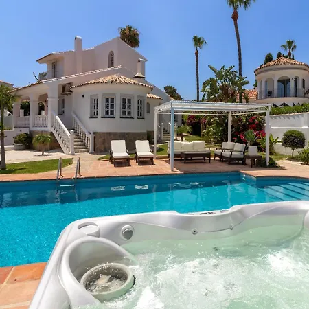 Beautiful Andalusian-style With Huge Private Pool, Outdoor Jacuzzi, Amazing Sea And Mountain Views, Close To The Beach, Walking Distance To Golf Courses And Amenities Estepona
